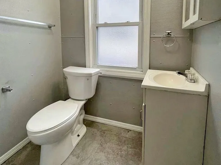 27 Loring St — Photo 4