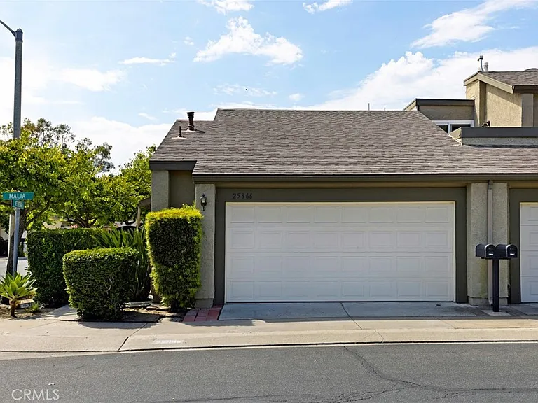 25866 Malia Ct — Photo 3