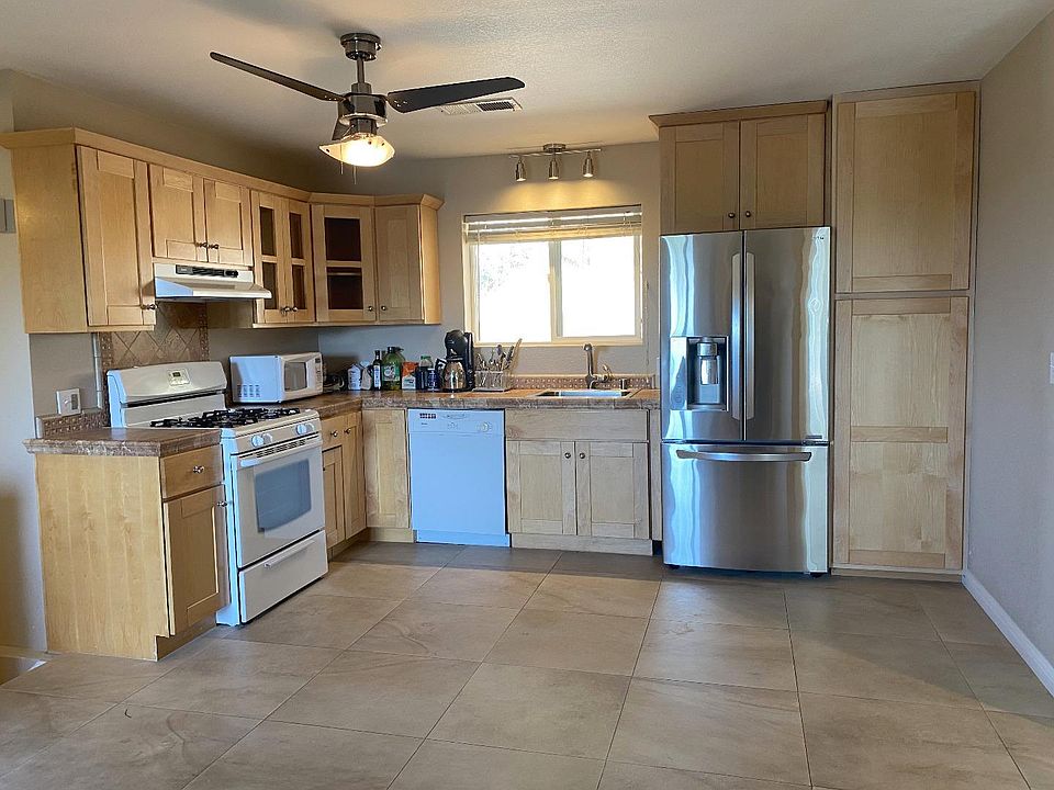 1st image of 15900 Blossom Hill Rd #2