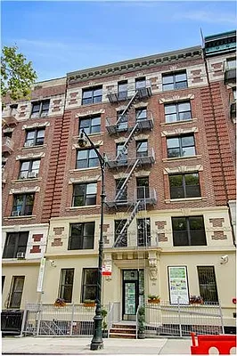 Sold by Nest Seekers International | media 10