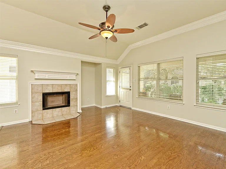 11 Troon Dr — Photo 4