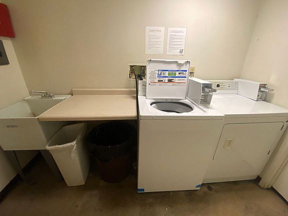 3rd image of 4474 N Oakland Ave APT 203