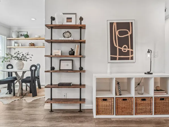 325 Lenox Ave APT 102, Oakland, CA 94610