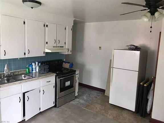 4th image of 228 Rogers Ave