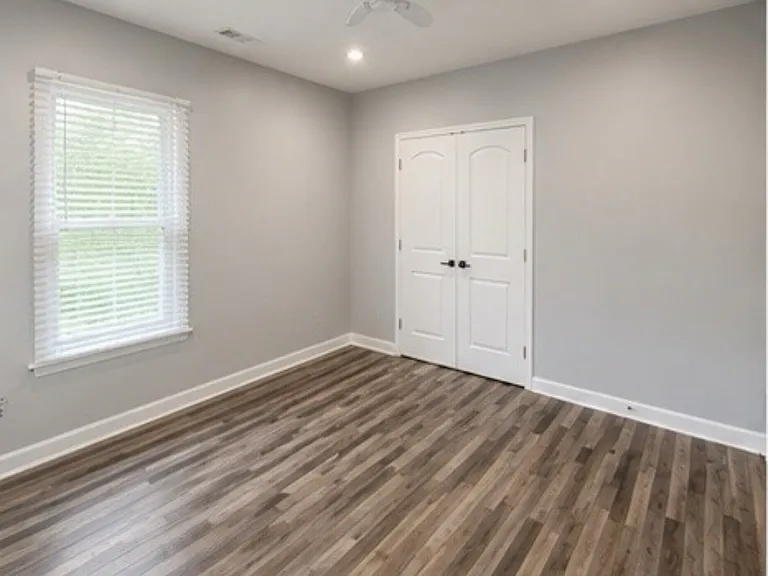 239 Harriet St SE — Photo 13