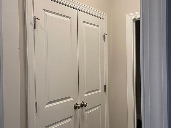 5th image of 2987 Regal Park Ct