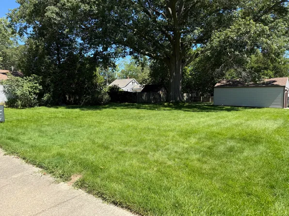 2400 Denmark St, Muskegon, MI 49441