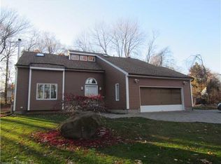 96 Mansur Rd, Hamden, CT 06514