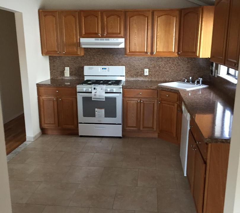 1st image of 1492 Richmond Ave #1