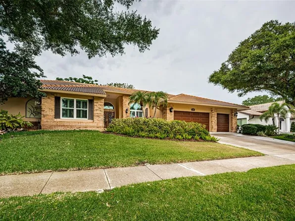 2392 Parkstream Ave, Clearwater, FL 33759