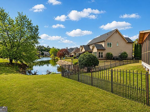 3rd image of 44 Lake Haven Dr