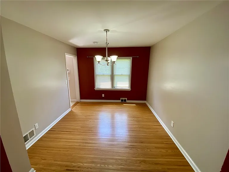 35 Westmoreland Dr — Photo 5