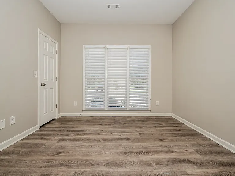 1101 E Shoreview Rd — Photo 12