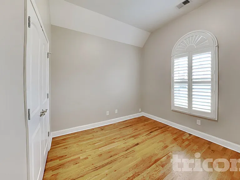 8820 Cole St — Photo 10