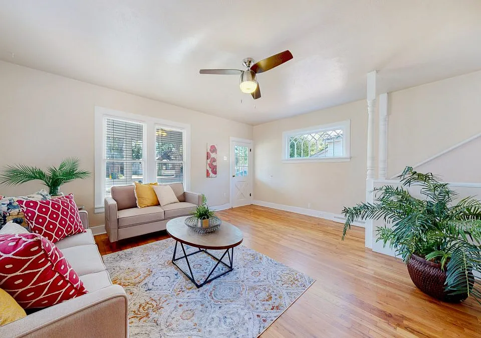 322 Maple Ave
