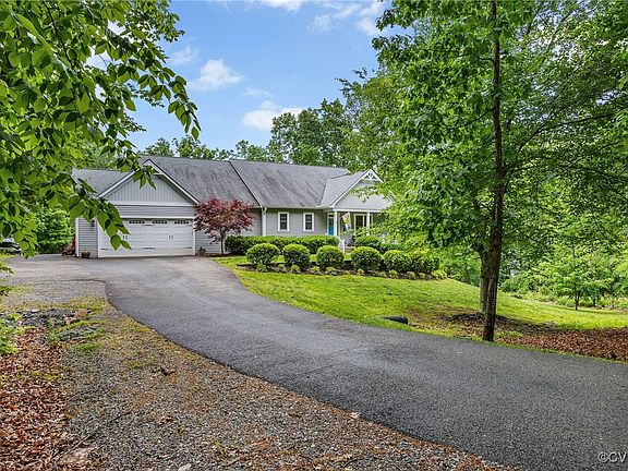 2nd image of 13328 Black Walnut Ln