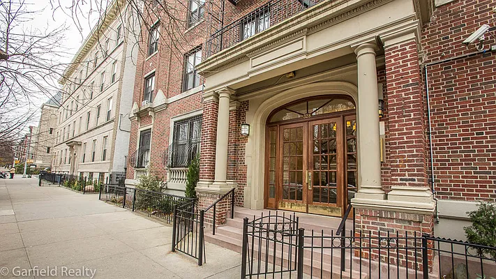 Sold by Garfield Realty  | media 22