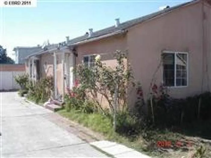 629 18th St photo 1