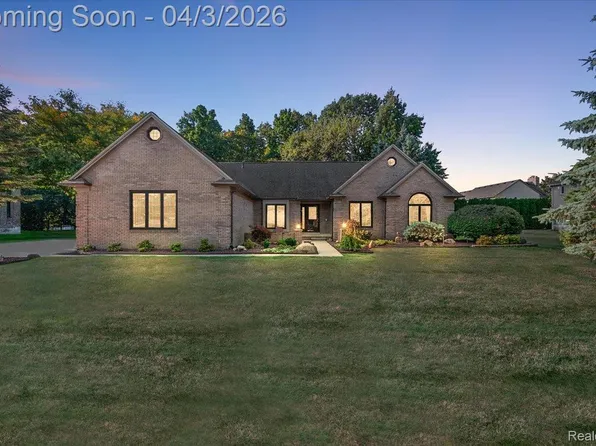 3084 Farmdale Dr, Sterling Heights, MI 48314