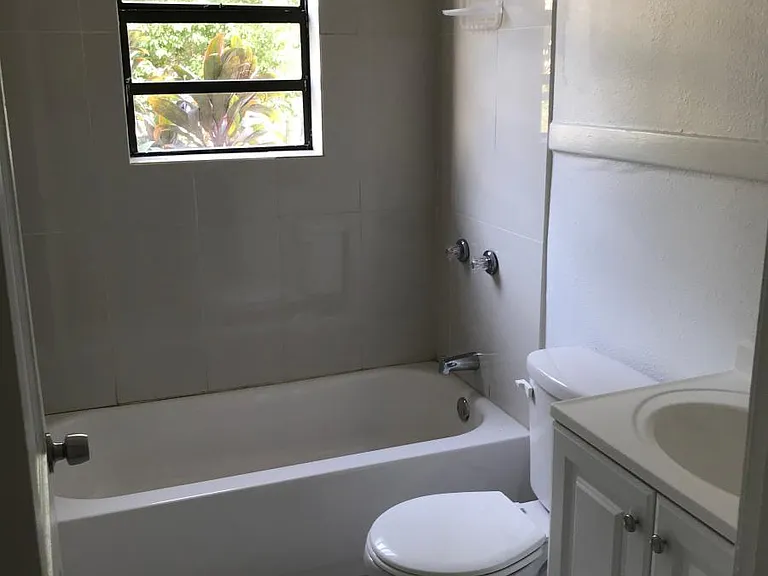 117 Annie St #B — Photo 3