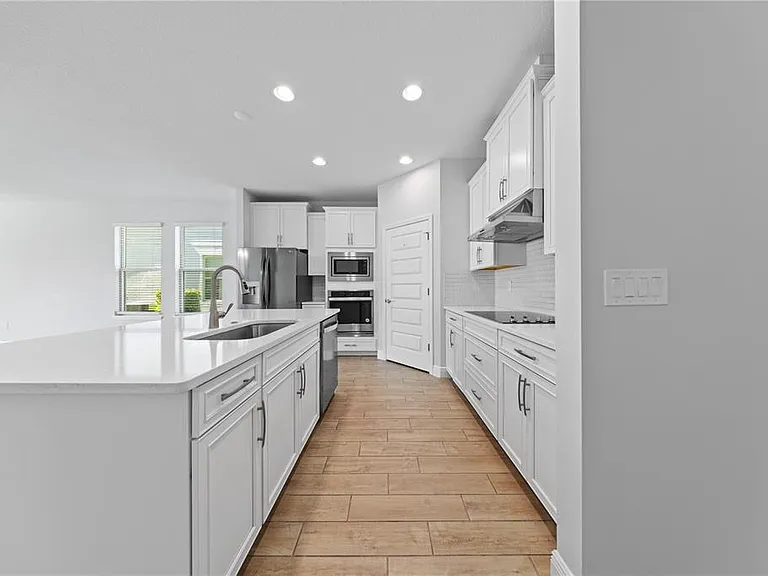 15537 Mango Isle St — Photo 24