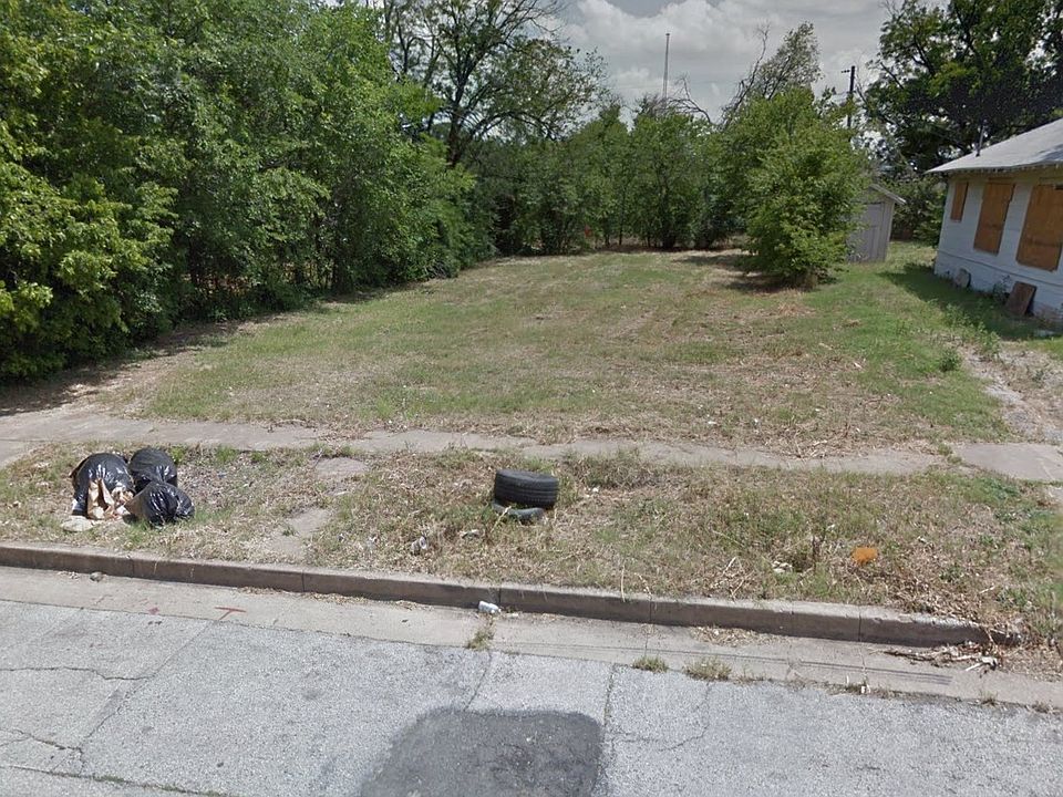 1st image of 828 E Davis Ave