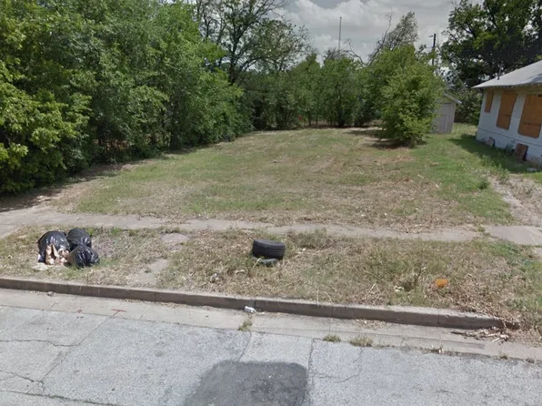 828 E Davis Ave, Fort Worth, TX 76104