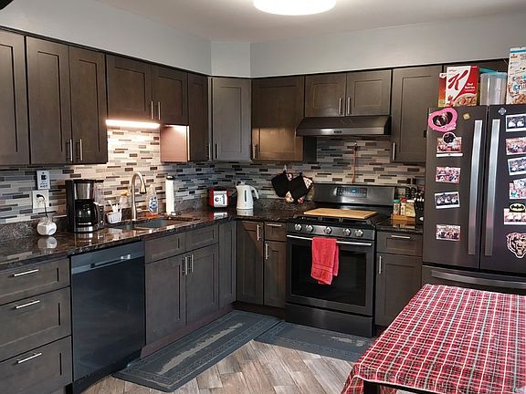 2nd image of 9856 Garden Ct