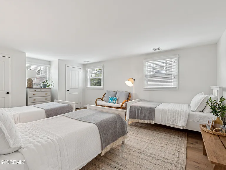 242 Osborne Ave — Photo 15
