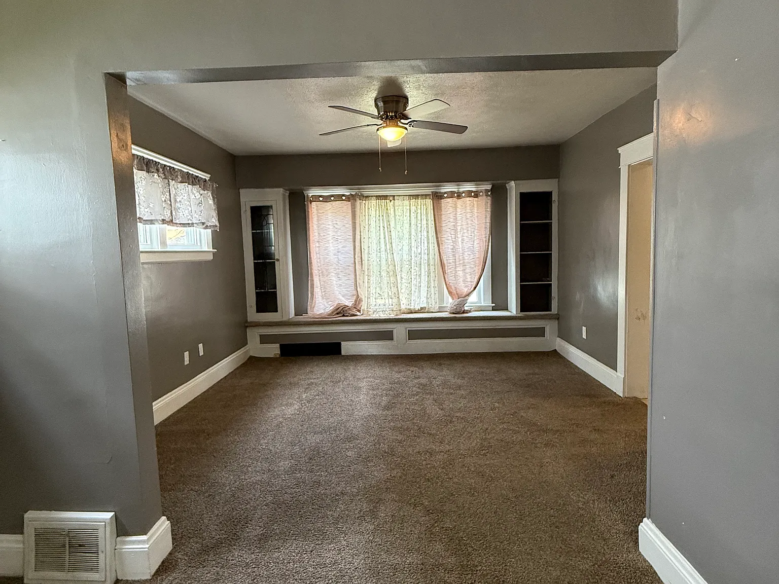 3 bed, 1179 sqft, $1,395 — Photo 3