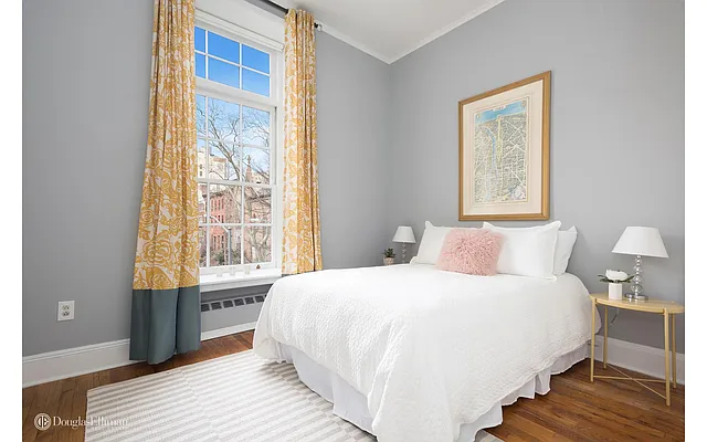 Sold by Douglas Elliman | media 16