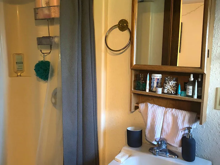 1300 NE Williams St #4 — Photo 6