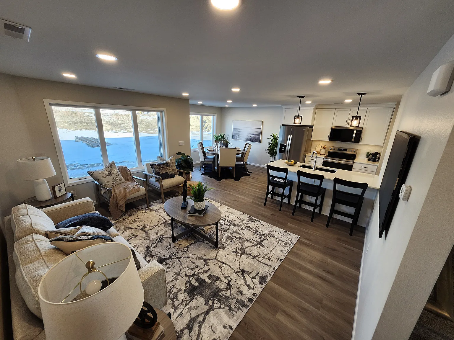 3 bed, 2.5 bath, 1665 sqft, $2,450 — Photo 1