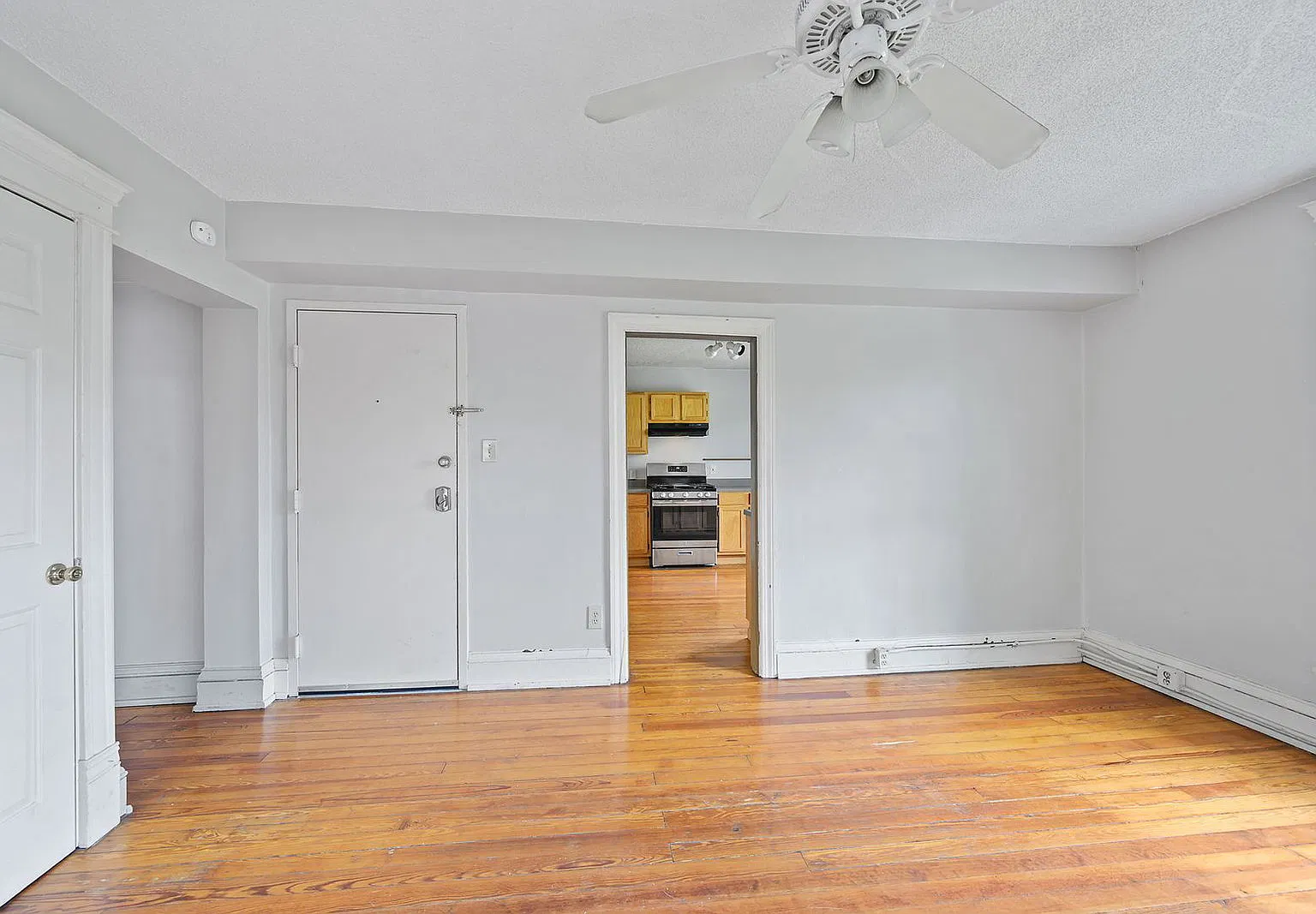 2 bed, 1.0 bath, $1,695 — Photo 3
