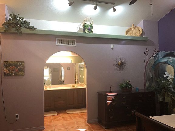 Master bath double sinks