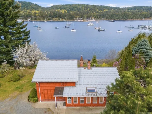 4911 Harbour View Rd, Cowichan Valley, BC V9G 1M7