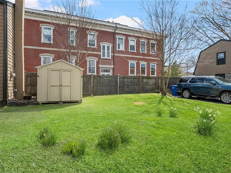 14 Elm St — Photo 36