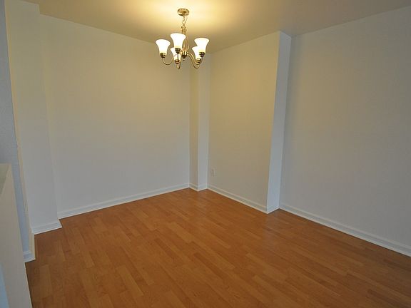 4th image of 11035 Otsego St #106