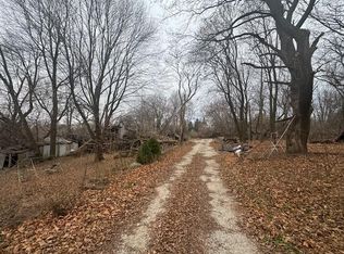 W240N7375 Maple Ave, Lisbon, WI 53089