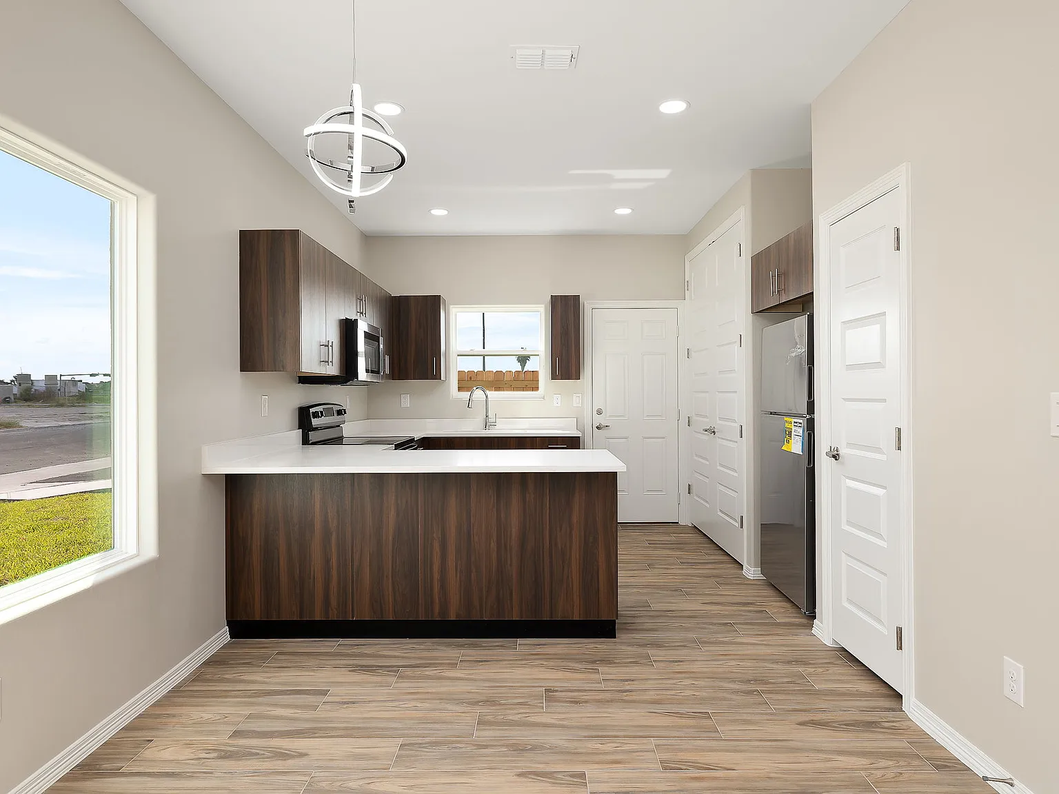 4216 Walnut Avenue - 3 — Photo 3