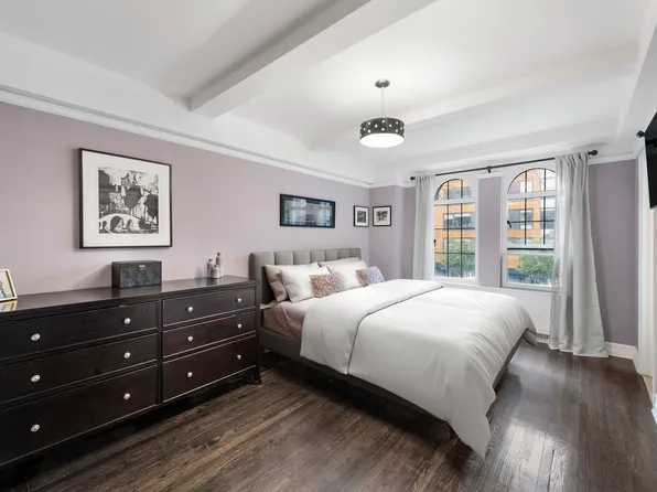 470 West 24th Street image 7 of 14