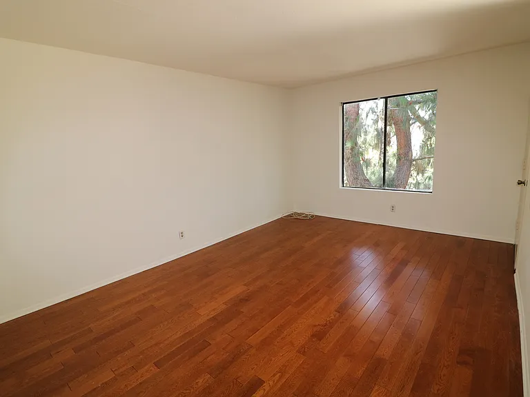 4425 Whitsett Ave #213 — Photo 17