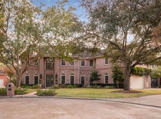 24 Village Oaks Ln, Houston, TX 77055