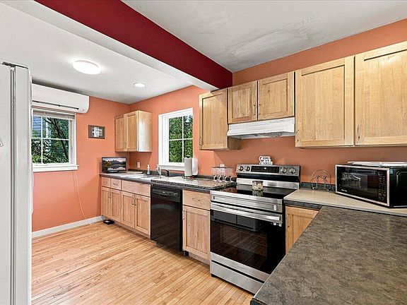 4th image of 12 Pooler Farm Way
