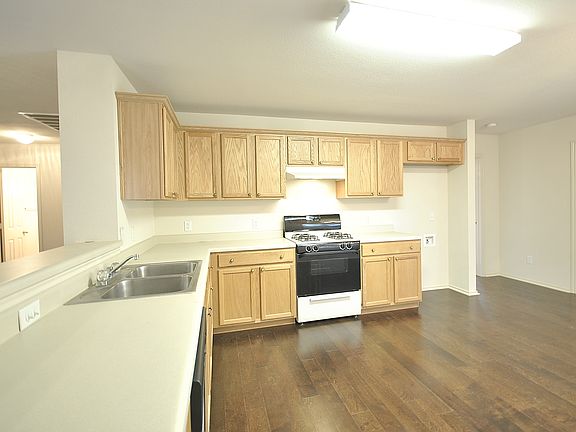 5th image of 2105 Jesse Owens Dr