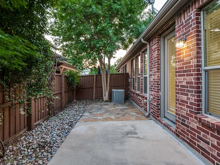 4828 Durham Dr — Photo 26