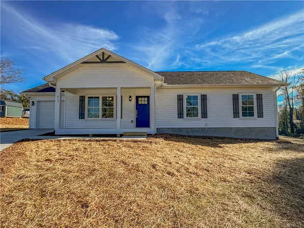 615 S Walnut St, Seneca, SC 29678
