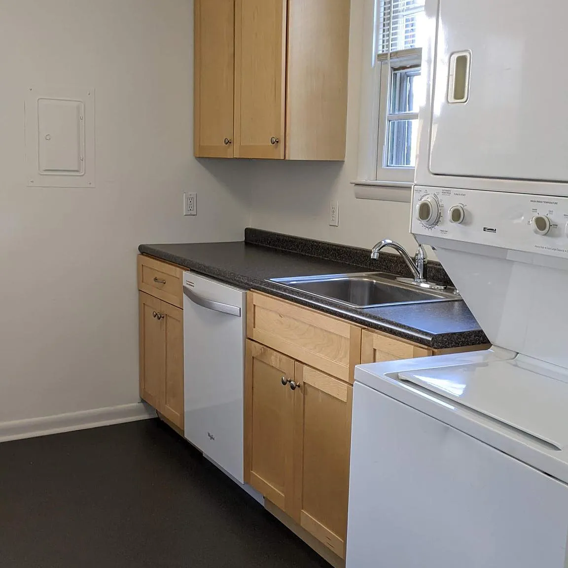 1103 Wade Ave — Photo 4