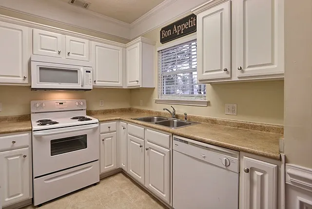 87 Fellwood Dr — Photo 8