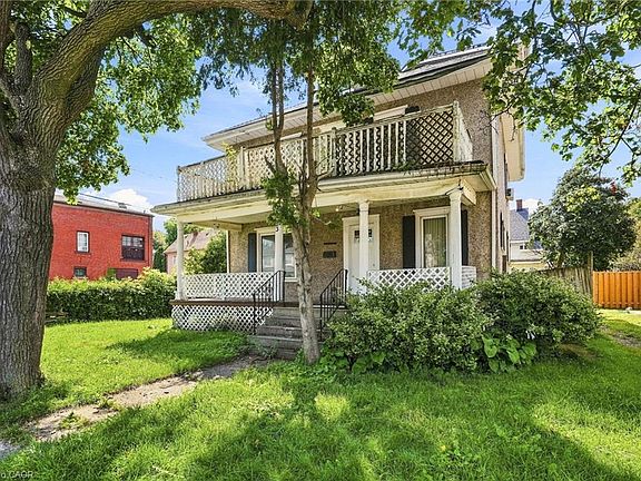 2nd image of 38 Burgar St